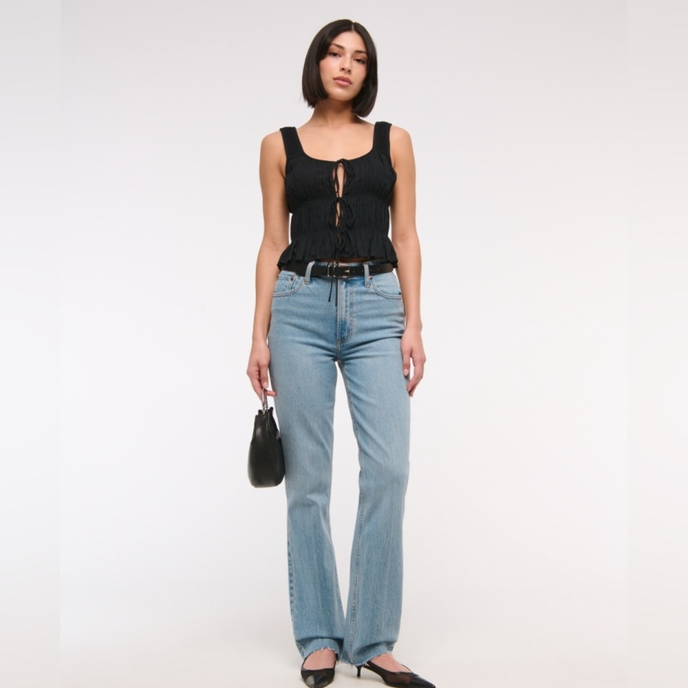 Abercrombie and Fitch Ultra High Rise 90s Straight Jean